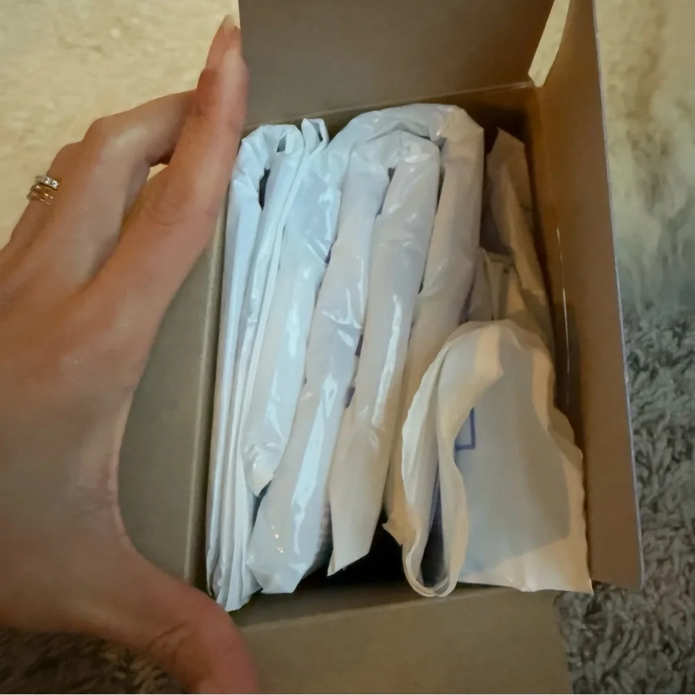 70 breastmilk storage bags (60 Lansinoh and 10 Nuk) Fast Freeze/Thaw 6oz - Picture 3 of 3